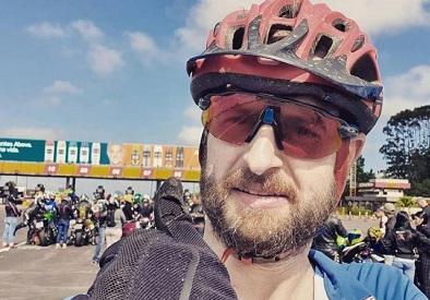 Ciclista rondonense que se acidentou em Curitiba segue intubado, mas reage bem à medicação