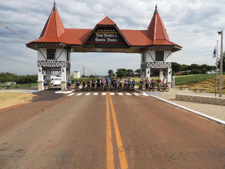 Cicloturismo fortalece cultura da bicicleta entre quatro-pontenses
