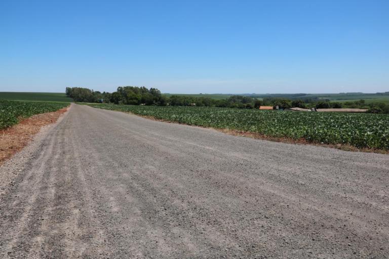 Com obra concluída na Linha Harmonia, recape sobre pedra irregular chega a 5,2 km no interior de Maripá