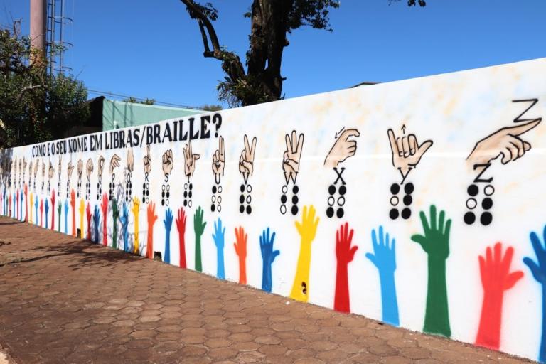 Escola Bento: muro vira espaço de conhecimento para fomentar a inclusão escolar em Marechal Rondon