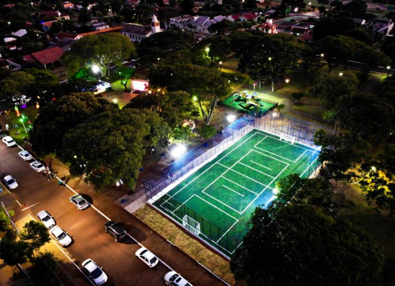 Governo Municipal inaugura nova quadra poliesportiva em Pérola Independente