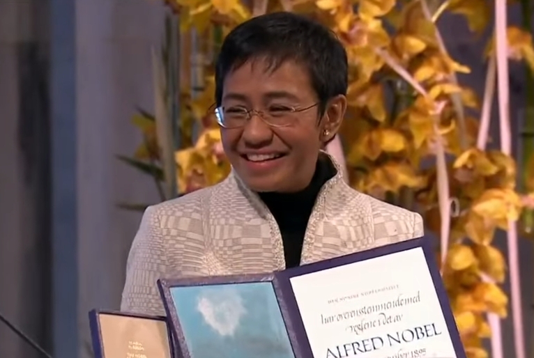 Dois jornalistas recebem o prêmio Nobel da Paz em cerimônia presencial