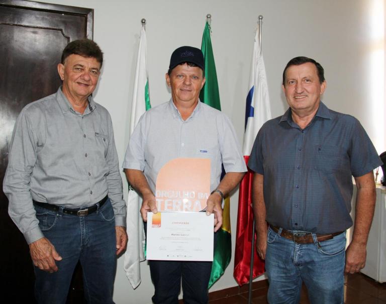 Nova-santa-rosense recebe Prêmio Orgulho da Terra