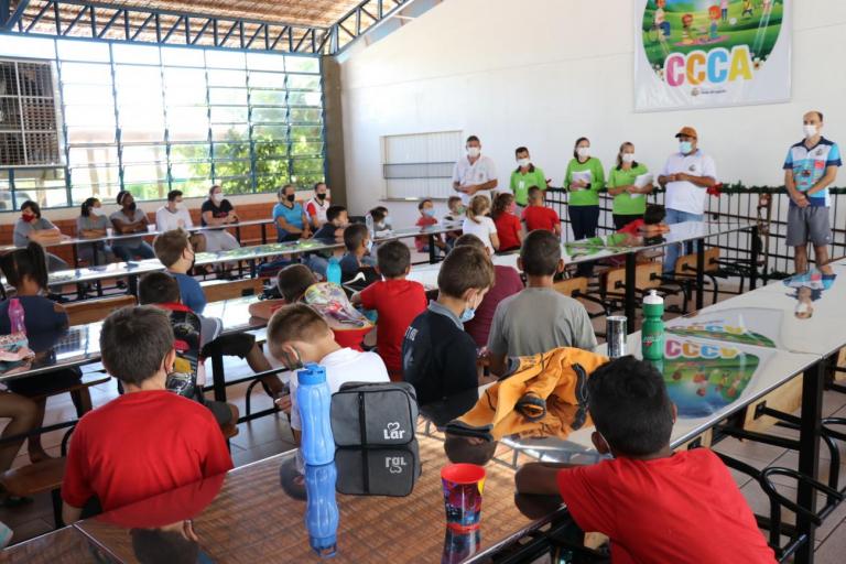 Agentes de endemias reforçam combate à dengue no Centro de Convivência da Criança e do Adolescente em Pato Bragado