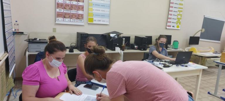 Paula Becker é eleita diretora da Escola Municipal Dona Leopoldina de Quatro Pontes