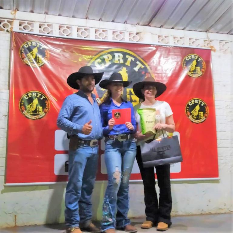 Quatro-pontense é campeã da etapa bônus do Campeonato Paranaense de Rodeio Três Tambores