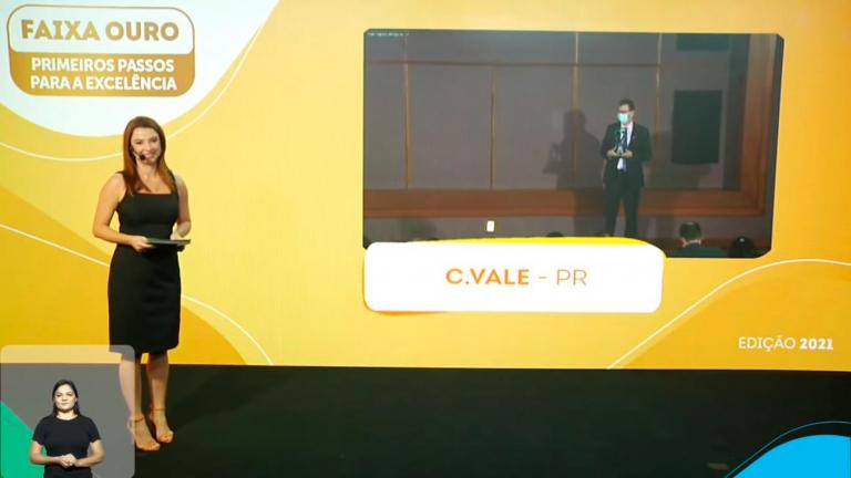 C.Vale recebe prêmio por excelência de gestão
