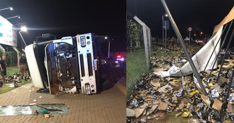 Carreta carregada de cerveja tomba na região e carga é saqueada