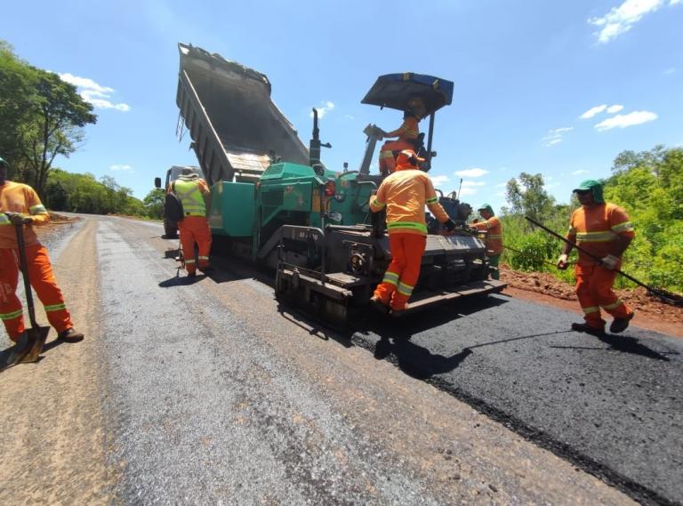 Morro Guarani começa a ser asfaltado