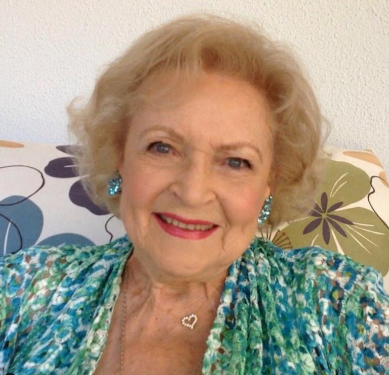Betty White, atriz e comediante americana, morre aos 99 anos