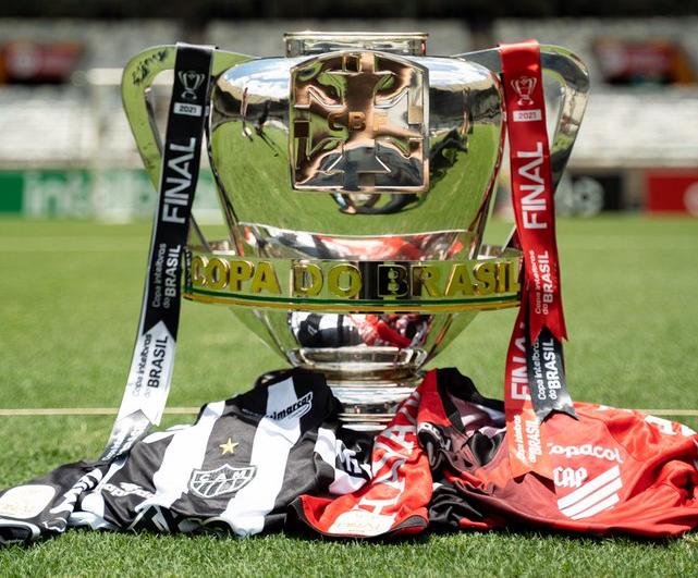 Atlético-MG e Athletico-PR se enfrentam pelo bi da Copa do Brasil