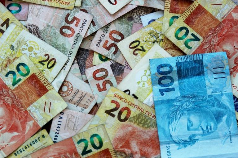 Congresso aprova salário mínimo para o ano que vem; veja o valor