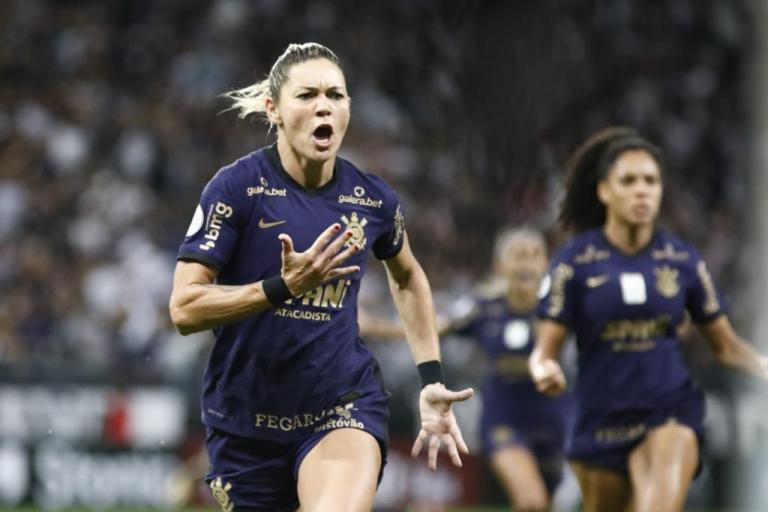 Com recorde de público, Corinthians é tricampeão paulista feminino