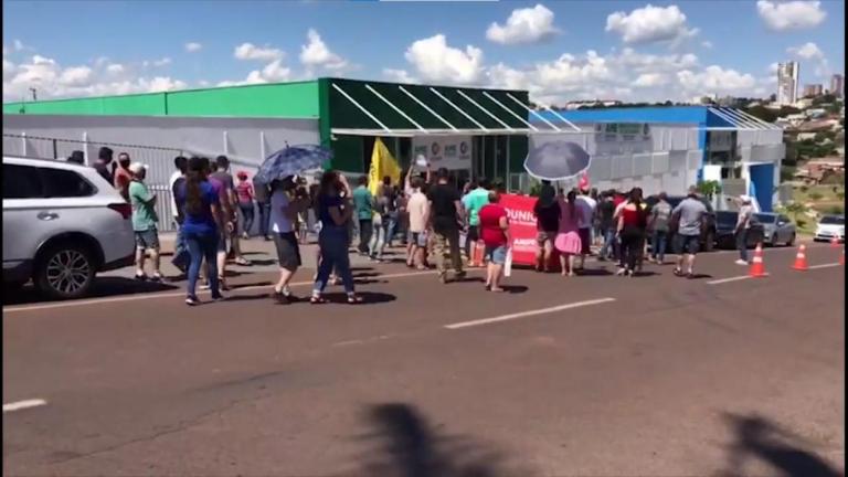 Servidores fazem manifestação na inauguração do Cisop