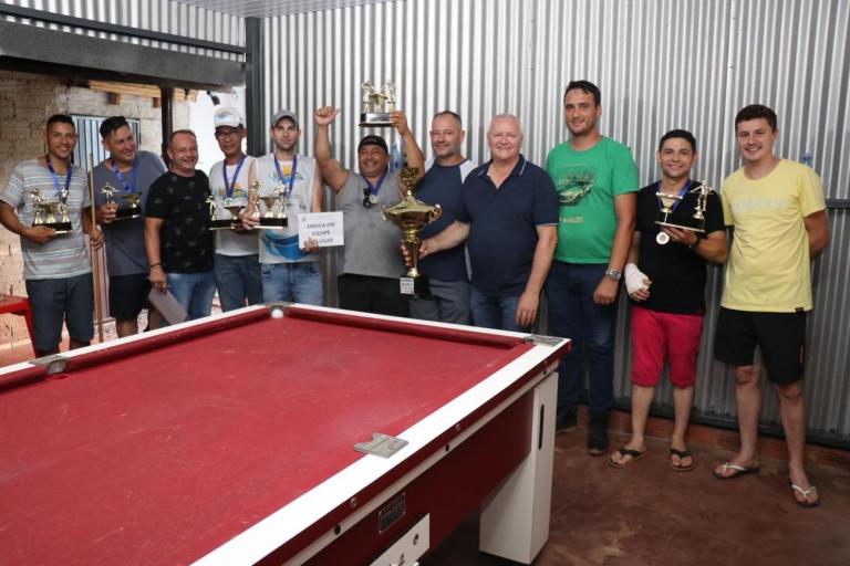 XV de Novembro vence Campeonato Bragadense de Sinuca de Mesa Pequena em Equipe