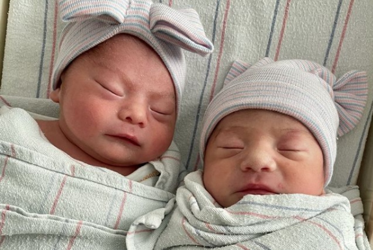 Irmãos gêmeos nascem em anos, meses e dias diferentes após parto no Ano Novo