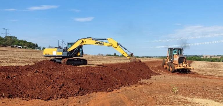 Readequação da estrada na Linha Ajuricaba é iniciada