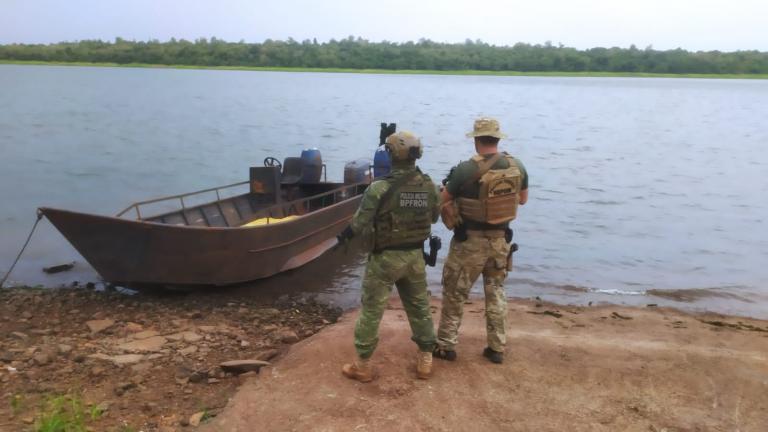 Caminhão e embarcação carregados com cigarros contrabandeados são apreendidos em Santa Helena