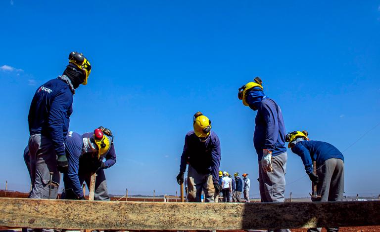 Biopark une oferta de emprego com capacitação gratuita para formação de pedreiros