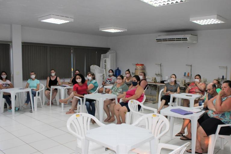 Administração de Mercedes dá início ao curso de cuidador de idosos