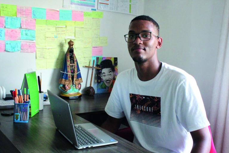 Rondonense é aprovado em seis vestibulares estudando sozinho