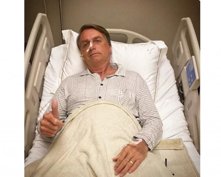 Bolsonaro é internado com obstrução intestinal, sem previsão de alta; Planalto diz que ele passa bem
