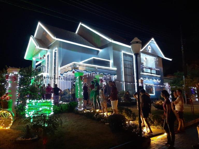 Visitação aos inscritos no Concurso de Decoração Natalina de Quatro Pontes reúne 60 pessoas