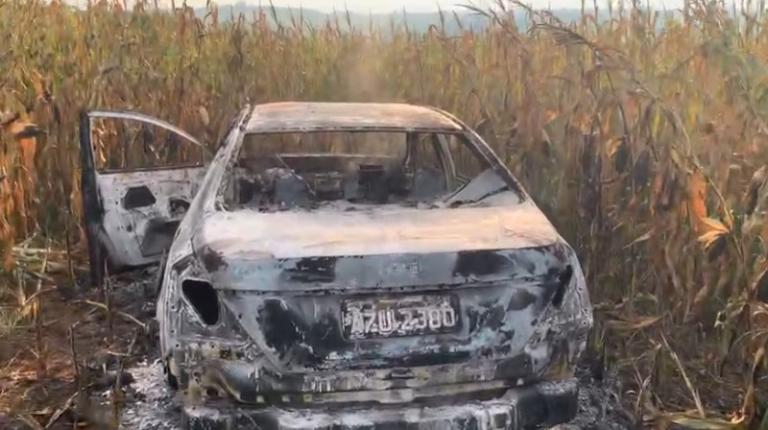 Corpo é encontrado em porta-malas de carro incendiado em Cascavel