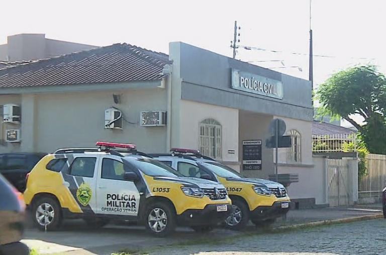 Casal é preso por deixar bebê trancado em carro enquanto estava na praia