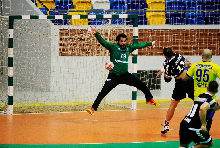 Brasil vence o Chile e avança para as semifinais do Sul-Centro de Handebol de forma invicta