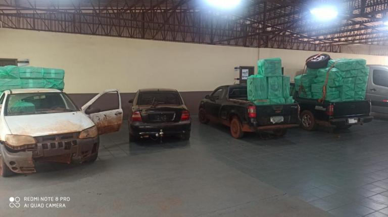 BPFron apreende veículos carregados com cigarros contrabandeados em Guaíra