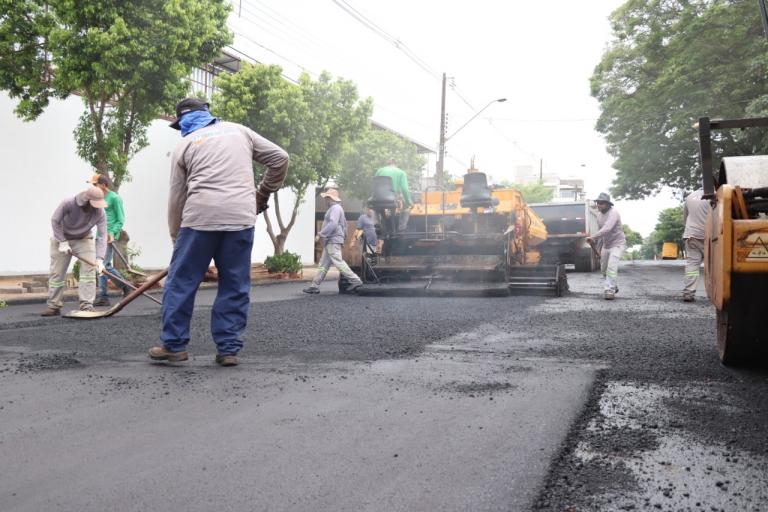 Obras de recuperação asfáltica no centro de Marechal Rondon seguem a todo vapor