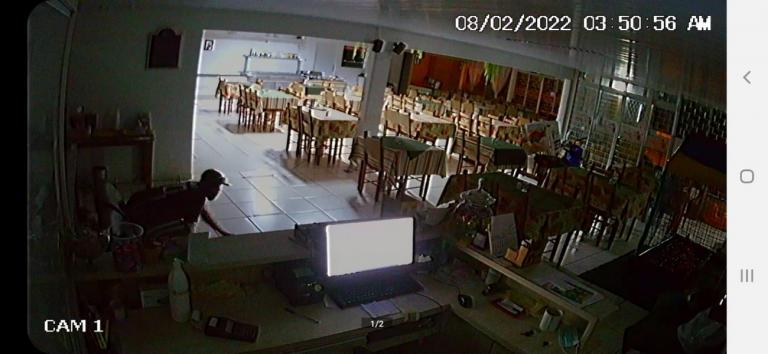 Restaurante é arrombado e furtado em Marechal Rondon; câmeras flagraram o crime