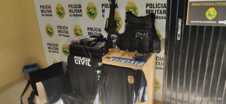 Policiais apreendem fuzil, pistola, carregadores, munições, colete balístico e outros objetos em Cascavel