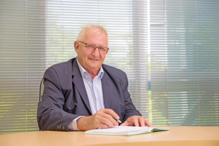 Velório de Adolfo Freitag é realizado no salão da Comunidade Evangélica Martin Luther