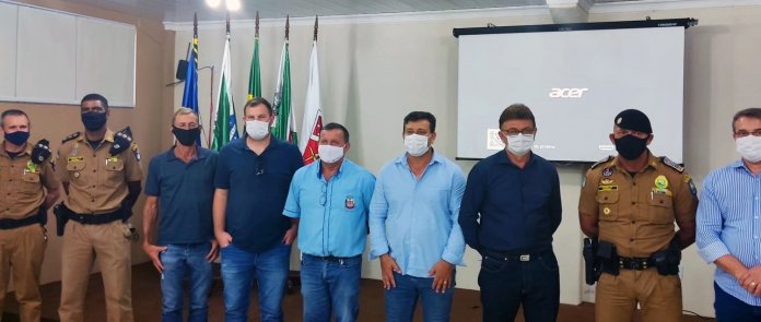Autoridades de Nova Santa Rosa entregam pedido ao comandante geral da PM