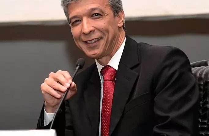 Professor da Unioeste é membro de conselho editorial de uma das revistas mais importantes do mundo