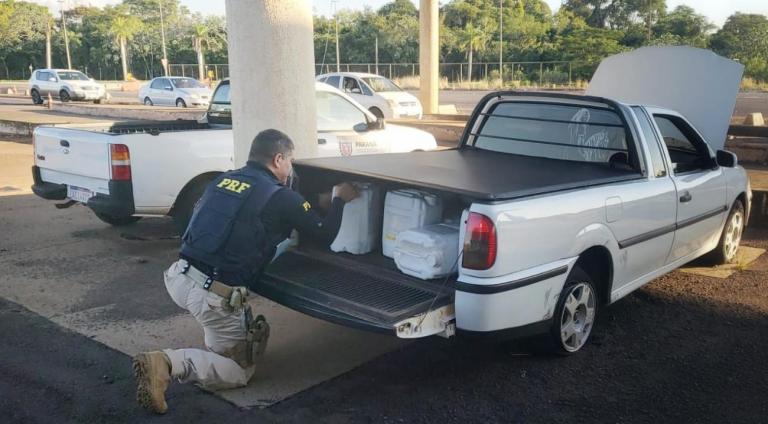PRF apreende carga de agrotóxicos após fuga de motorista em Guaíra