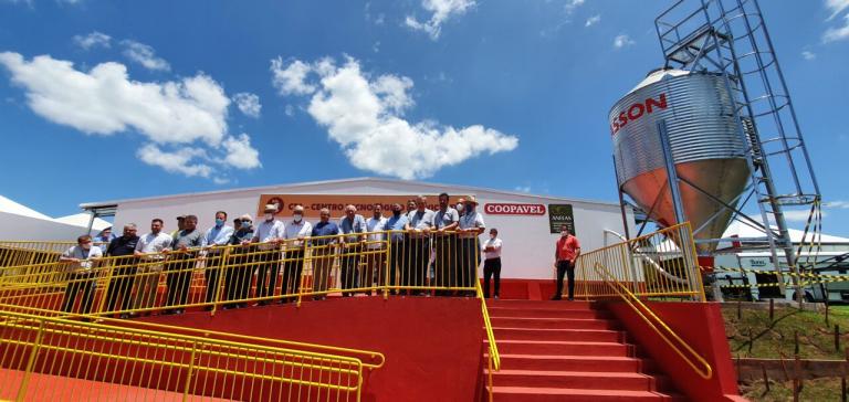 Show Rural inaugura centro de tecnologia modelo à avicultura