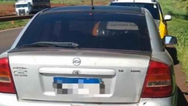 Elementos armados roubam dois carros e abandonam outro na BR-277