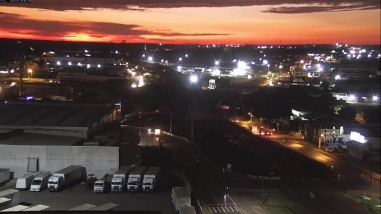 Fenômeno é registrado no Oeste do Paraná e céu fica com tons de vermelho e laranja