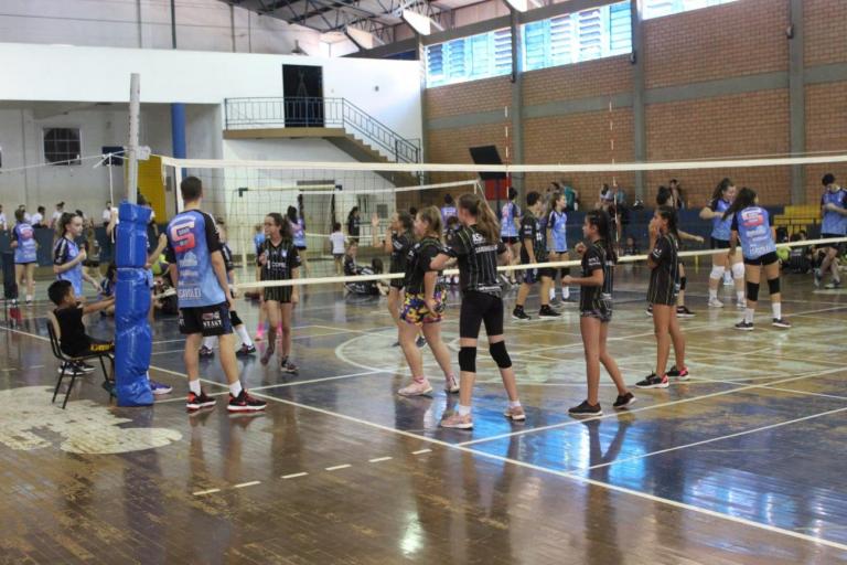Escolinhas de Voleibol retornam a todo vapor em Santa Helena