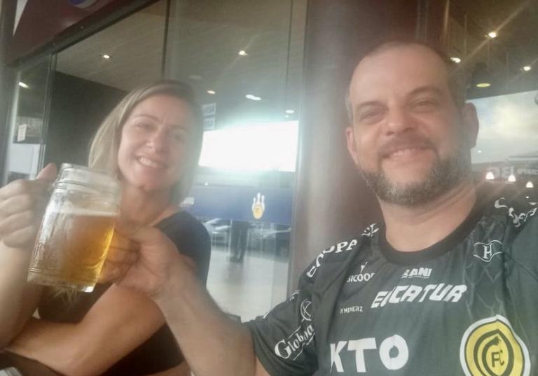 Post de fim de casamento de jornalista cascavelense repercute na web