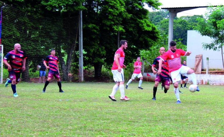 Sem surpresas, Copa Irineu Kuhn de Quatro Pontes define classificados para quartas de final