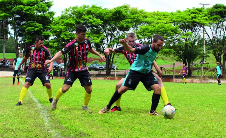 Esquina Beer e Babaláticos vencem na penúltima rodada da Copa Irineu Kuhn