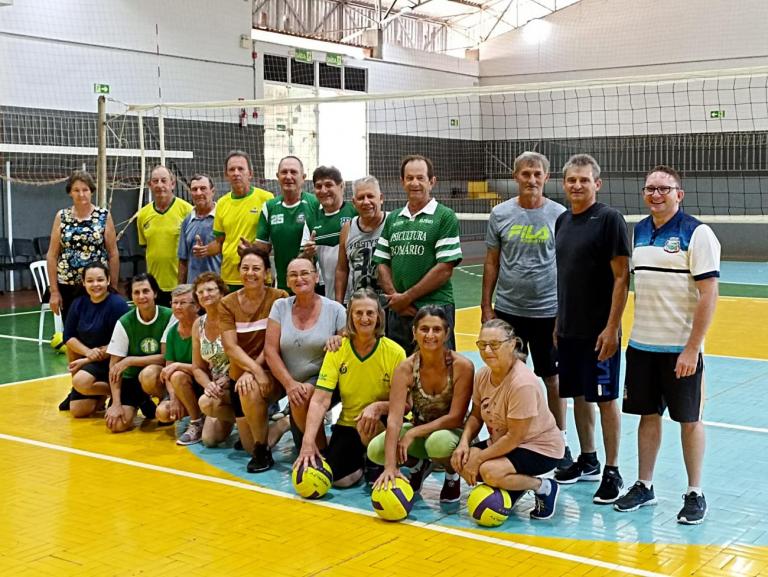 Grupo de Entre Rios do Oeste inicia preparação para competições em 2022