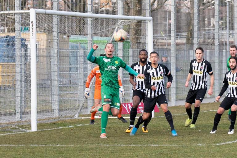 Com gol e assistência de rondonenses, time suíço goleia no retorno da 3ª divisão