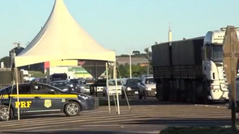 Trânsito flui de maneira tranquila no primeiro dia do Show Rural 2022