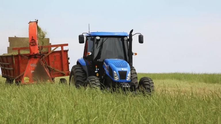 Municípios do Oeste são destaque na compra de tratores e governo incentiva ação com auxílios