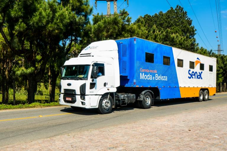 Entre Rios do Oeste recebe Unidade Móvel de Moda e Beleza do Senac Paraná nesta quarta-feira
